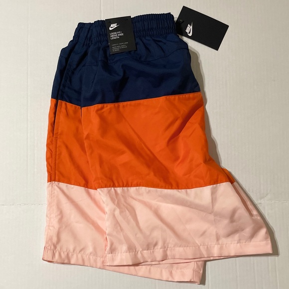 NWT Nike Woven Men's Sportswear City Edition Shorts Loose Fit Green Size Small - Picture 6 of 8